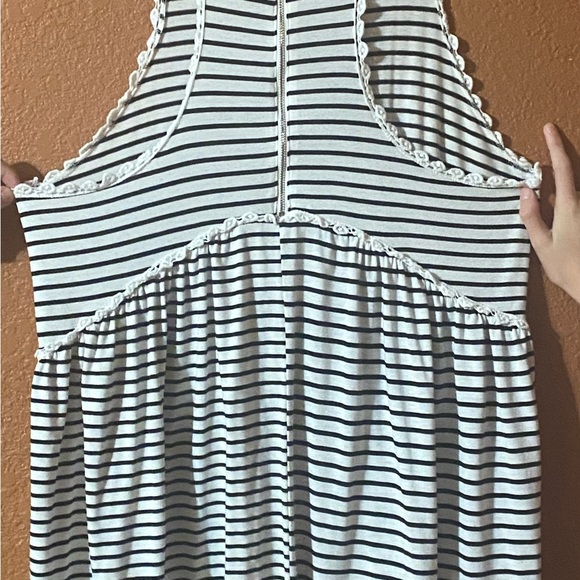 POL BLACK AND WHITE STRIPED BABYDOLL TOP WITH BACK ZIPPER - Picture 5 of 6
